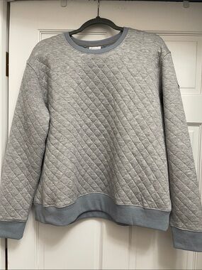 Quilted Crewneck Sweatshirt in Light Gray